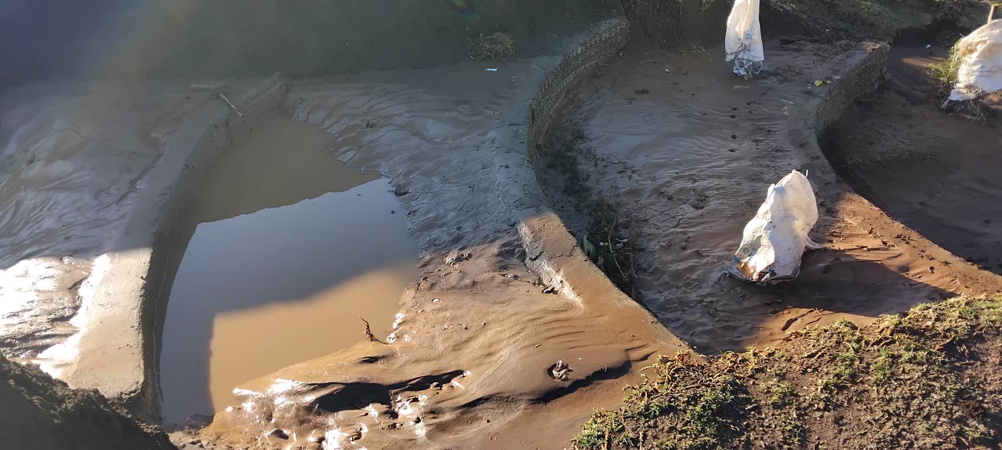 Gabion channel and water-flow protection works